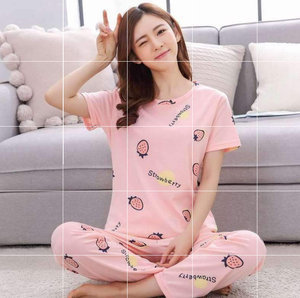 棉質(zhì)睡衣女春款 舒適與性感的完美交融